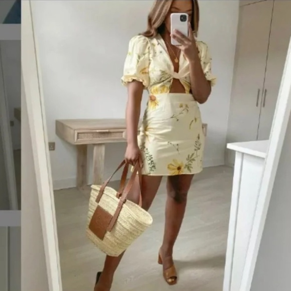 Size XL | H&M |cut out linen Blend Dress
